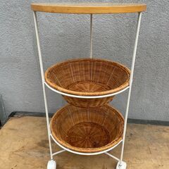 ★状態〇★ ラタン 籐 製 バスケット キャスター 付 ワゴンの画像