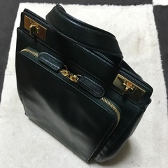 激レア 正規品 オールドグッチ ターンロック レザーバックパック ダークグリーンの画像