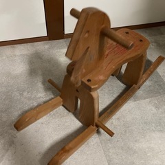 木製　木馬　の画像