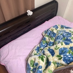 ダブルベッド フレーム+マットレス付きの画像