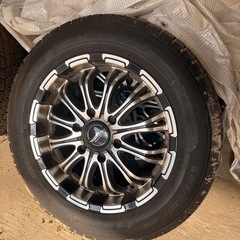 スタッドレスタイヤ　アルミホイール付き　キャラバン【11/17までの引取で-2000円)】の画像