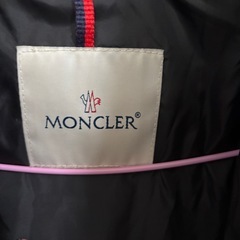 MONCLER グレー ダウンジャケットの画像