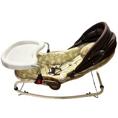 カトージ　ベビーバウンサー　テーブル付きの画像