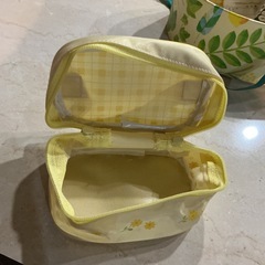 ギフトセット🎁ミニポーチ•ハンカチ•ノート3点セット✨新品•未使用品❗️RomanticGardenロマンチックガーデン🌿花柄🌼黄色•緑の画像