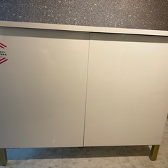 サロンカウンターの画像