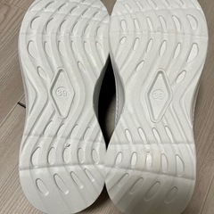 新品未使用 スニーカー 24.5cm（少し小さめ）ブラック×パープル の画像