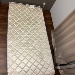 【引取り限定】セット販売　シングルベッドフレーム　マットレスの画像
