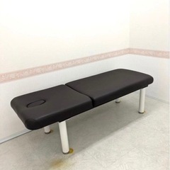 マッサージベッド ヘッドホール、ヒーター付きの画像