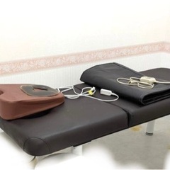 マッサージベッド ヘッドホール、ヒーター付きの画像