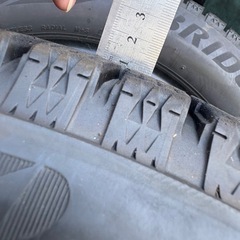 215/55r17 バリ山　スタッドレス　4本セット　タイヤブリヂストン　VRX2の画像