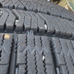 215/55r17 バリ山　スタッドレス　4本セット　タイヤブリヂストン　VRX2の画像