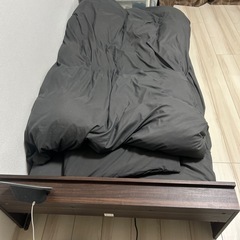 ベッドフレームの画像