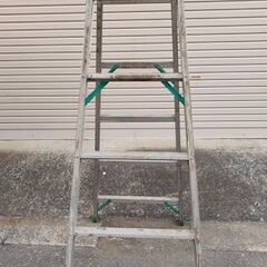 アルインコ製　脚立の画像