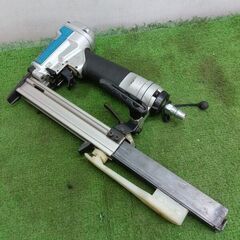マキタ AT1025A 常圧タッカ【野田愛宕店】【店頭取引限定】【中古】管理番号：ITQYCG5BM7NQの画像