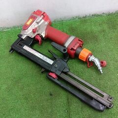MAX HA-R25/425J 高圧エアネイラ【野田愛宕店】【店頭取引限定】【中古】管理番号：ITDR4PMEMXUGの画像