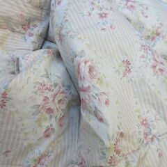 羽毛布団　ダウン　シングル　薄手タイプ　自宅で洗濯できる♡  シングル　ピンク系の画像