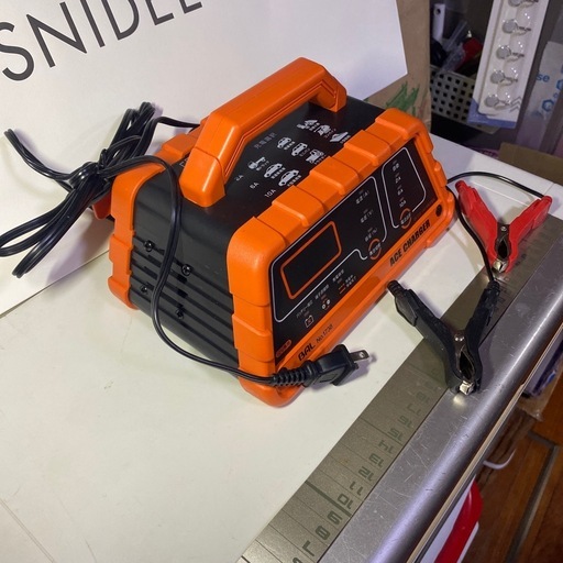 BAL 12Vバッテリー充電器