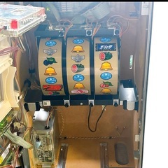 パチスロ　北斗の拳2 乱世覇王伝　液晶暗い　リール不動　完全ジャンク品  家庭用電源コード　鍵2本ありの画像