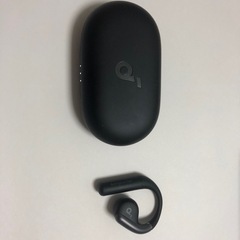 【美品】Anker Soundcore AeroFit 右イヤホン、充電ケース、等の画像