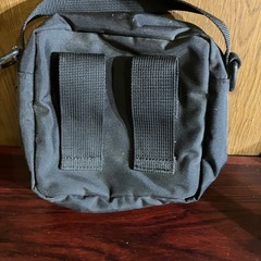 adidasポーチの画像