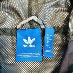 アディダス　迷彩パーカー　ナイロンジャケットの画像