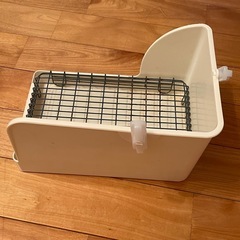 【引取り決定】トイレ②ラビットフィットパン/うさぎトイレ 角型 固定 ワイヤーメッシュスノコ 小動物 ウサギ モルモット SANKO 三晃商会の画像