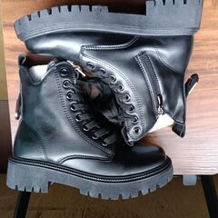 新品 22cm レディース ブーツ ブラック 厚底 シューズ 普段着 識別番号:【B085-S】の画像