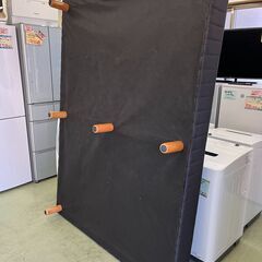 【リサイクルショップ ピカソ 小松原】🛏️✨💥幅約140㎝ブラック脚付き✨クイーンサイズボトムベッド💥✨🛏️★2783★の画像