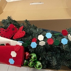 ニトリ 180cm 折り畳みクリスマスツリー【オーナメント付き】の画像