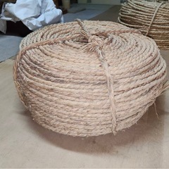 藁縄　何メートルあるかわかりません分かりませんの画像