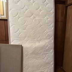 【シングルサイズ】ベッドとマットレスの画像