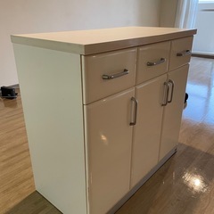 収納キャビネットの画像