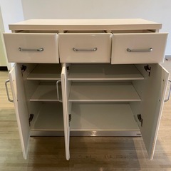 収納キャビネットの画像