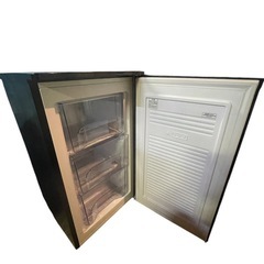 2022年製 IRIS OHYAMA アイリスオーヤマ ノンフロン冷凍庫 60L IUSD-6B-B ブラックの画像