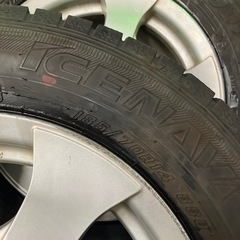 185/70r14スタッドレスタイヤ付きの画像