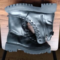 新品 22.5cm レディース ブーツ ブラック 厚底 シューズ 普段着 識別番号:【B089-S】の画像