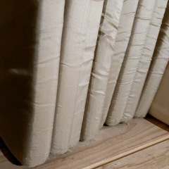 羽毛布団4枚とマットレス4セットの画像