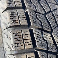 スタッドレスpcd100 4穴 YOKOHAMA iceGUARD7 新品に近い　 アクア　ノート　デミオ　フイット等　コンパクトカーに如何ですか？ の画像