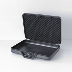 【ZERO HALLIBURTON】ゼロハリバートンアタッシュケース(文京区本郷三丁目駅付近)の画像