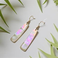 夜光貝シンプルピアスの画像