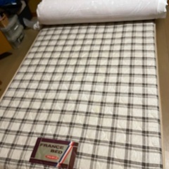 フランスベッド シングルベッドマット、木製フレームの画像