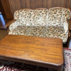 3人掛けソファ センターテーブル リビングの画像