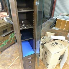 スリム収納タワーの画像