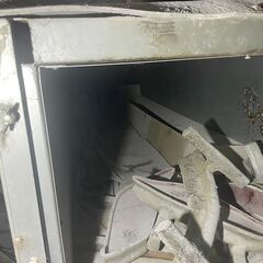 ベルトコンベア　金属　機械の画像