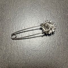 ブローチの画像
