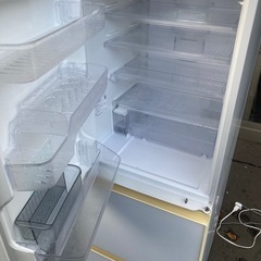 シャープ　18年製　360L どっちでも開けれるプラズマクラスター冷蔵庫　自動製氷正常　屋外洗剤清掃済み　庫内温度も正常の画像