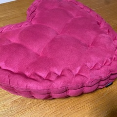 Francfranc ハート型クッションの画像