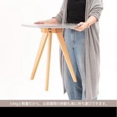 未使用品　ラウンドサイドテーブルの画像