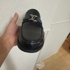 VUITTONローファーの画像