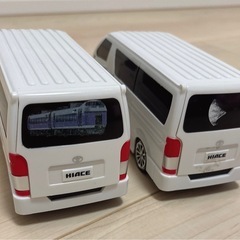 ハイエース ラジコン 2個セットの画像